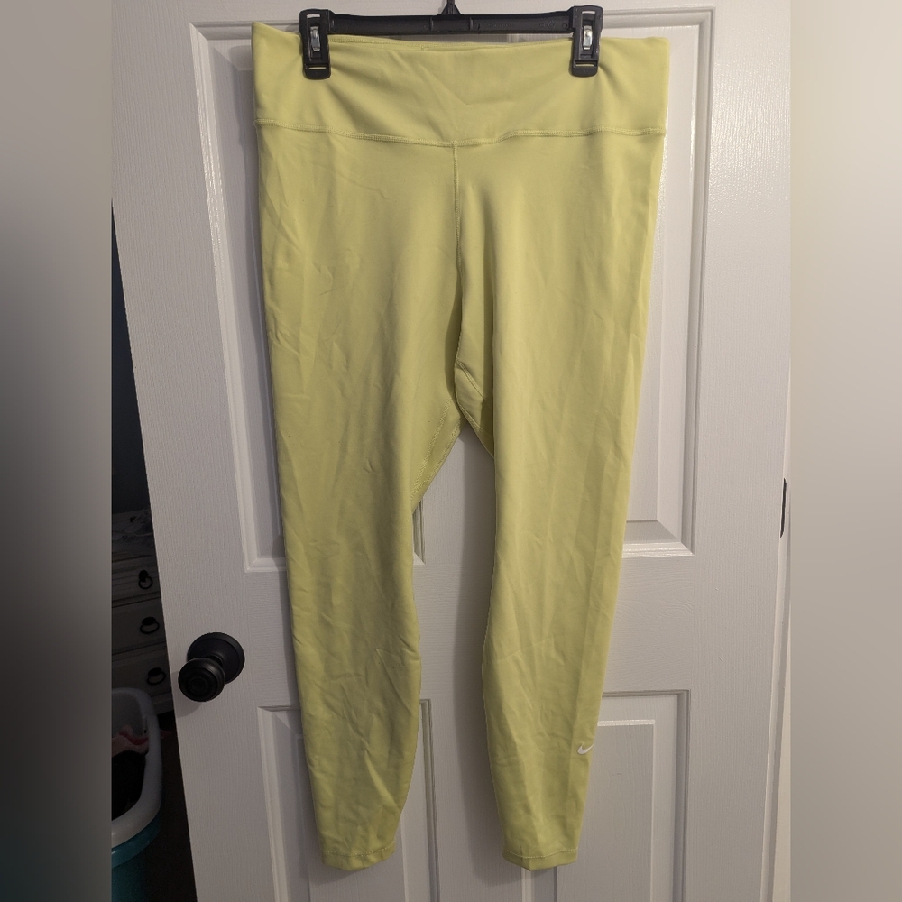 XXL Lime Nike One Tight Fit, Dri-Fit Mid rise Full Length Performance Leggings
